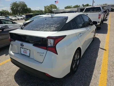 More photos of 2022 Toyota Prius XLE at Oakley Auto World, MO