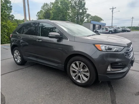 More photos of 2020 Ford Edge Titanium at Oakley Auto World, MO