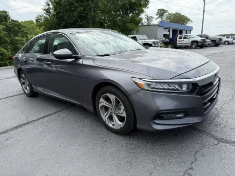 More photos of 2018 Honda Accord EX-L 2.0T at Oakley Auto World, MO