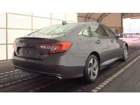 More photos of 2018 Honda Accord EX-L 2.0T at Oakley Auto World, MO