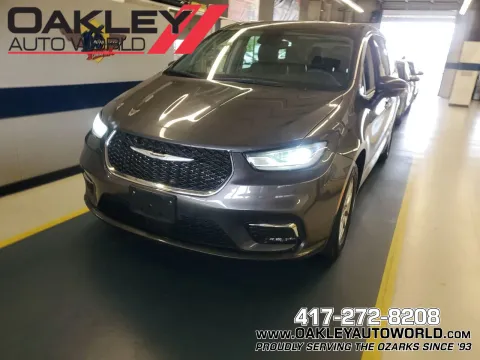 Unknown 2023 Chrysler Pacifica Touring L for sale in Branson West, MO