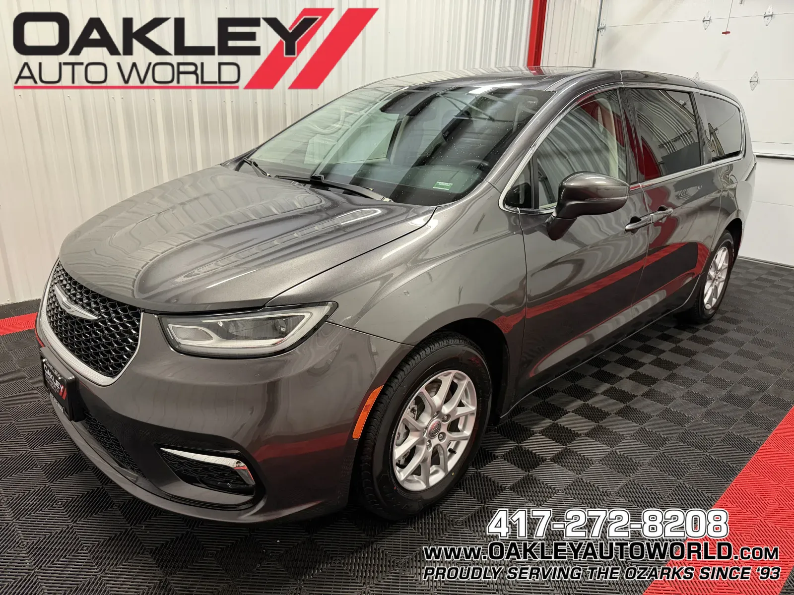 2023 Chrysler Pacifica Touring L's photo