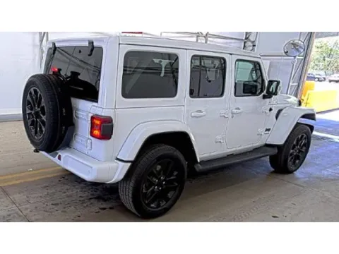 More photos of 2022 Jeep Wrangler at Oakley Auto World, MO