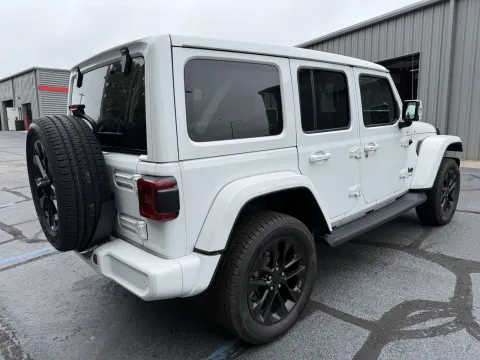 More photos of 2022 Jeep Wrangler at Oakley Auto World, MO