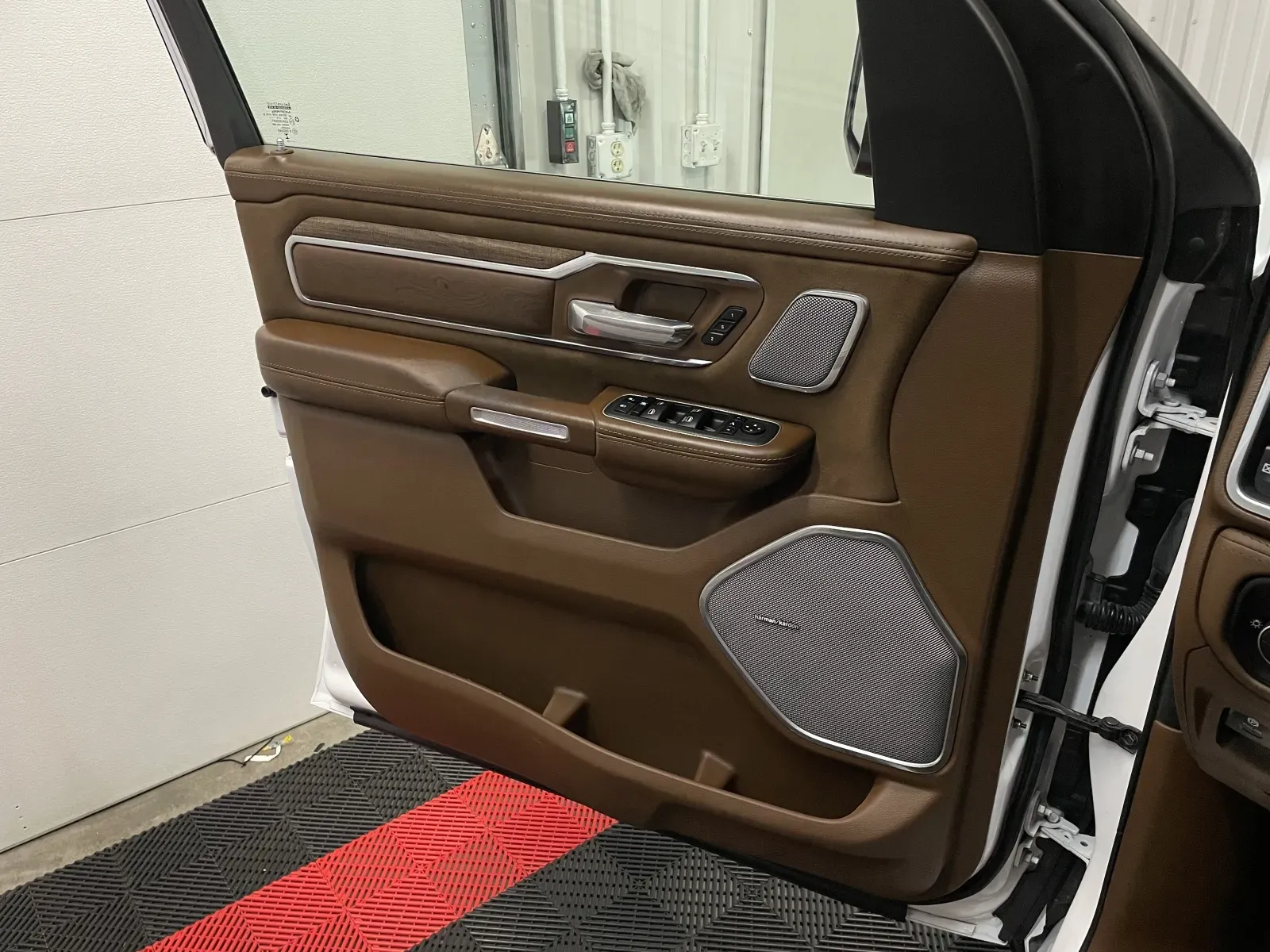 2023 RAM Ram 1500 Pickup Longhorn - Photo 30
