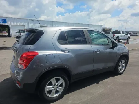 More photos of 2020 Chevrolet Trax LS at Oakley Auto World, MO