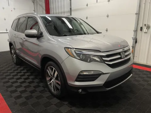 More photos of 2017 Honda Pilot Elite at Oakley Auto World, MO