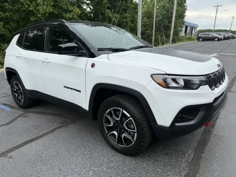More photos of 2025 Jeep Compass Trailhawk at Oakley Auto World, MO