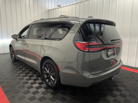 Photos of 2021 Chrysler Pacifica Touring for sale in Branson West, MO at Oakley Auto World