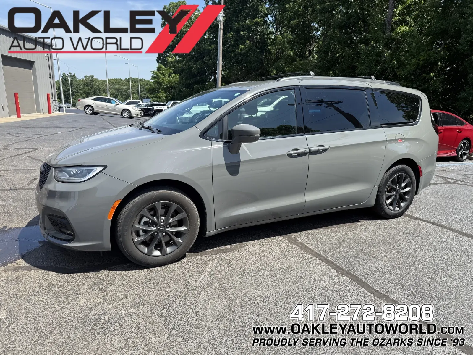 2021 Chrysler Pacifica Touring's photo