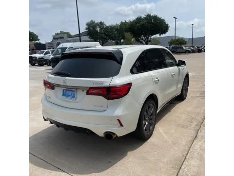 More photos of 2019 Acura MDX 3.5L Technology Pkg w/A-Spec Pkg at Oakley Auto World, MO