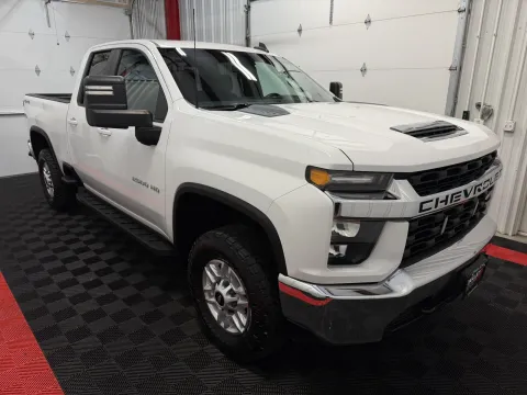 More photos of 2020 Chevrolet Silverado 2500HD LT at Oakley Auto World, MO