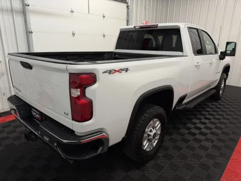 More photos of 2020 Chevrolet Silverado 2500HD LT at Oakley Auto World, MO