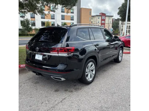 More photos of 2021 Volkswagen Atlas 3.6L V6 SE w/Technology at Oakley Auto World, MO