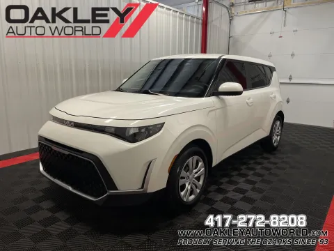 White 2023 Kia Soul LX for sale in Branson West, MO