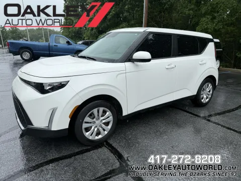 White 2023 Kia Soul LX for sale in Branson West, MO