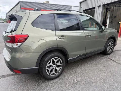 More photos of 2019 Subaru Forester Premium at Oakley Auto World, MO