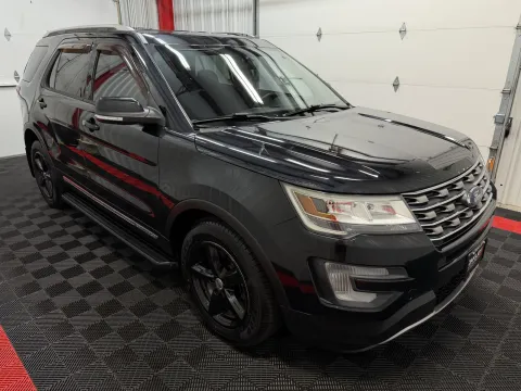More photos of 2017 Ford Explorer XLT at Oakley Auto World, MO