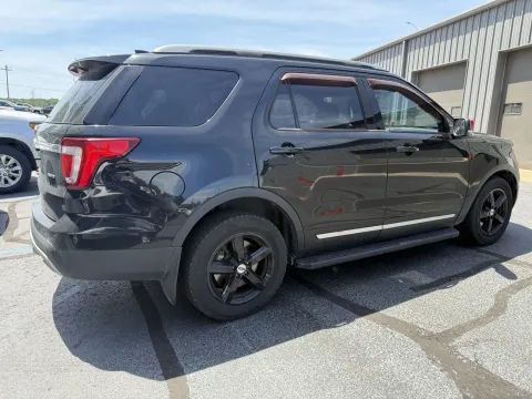 More photos of 2017 Ford Explorer XLT at Oakley Auto World, MO