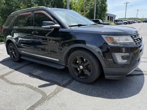 More photos of 2017 Ford Explorer XLT at Oakley Auto World, MO
