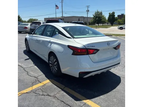 Photos of 2025 Nissan Versa 1.6 SV for sale in Branson West, MO at Oakley Auto World