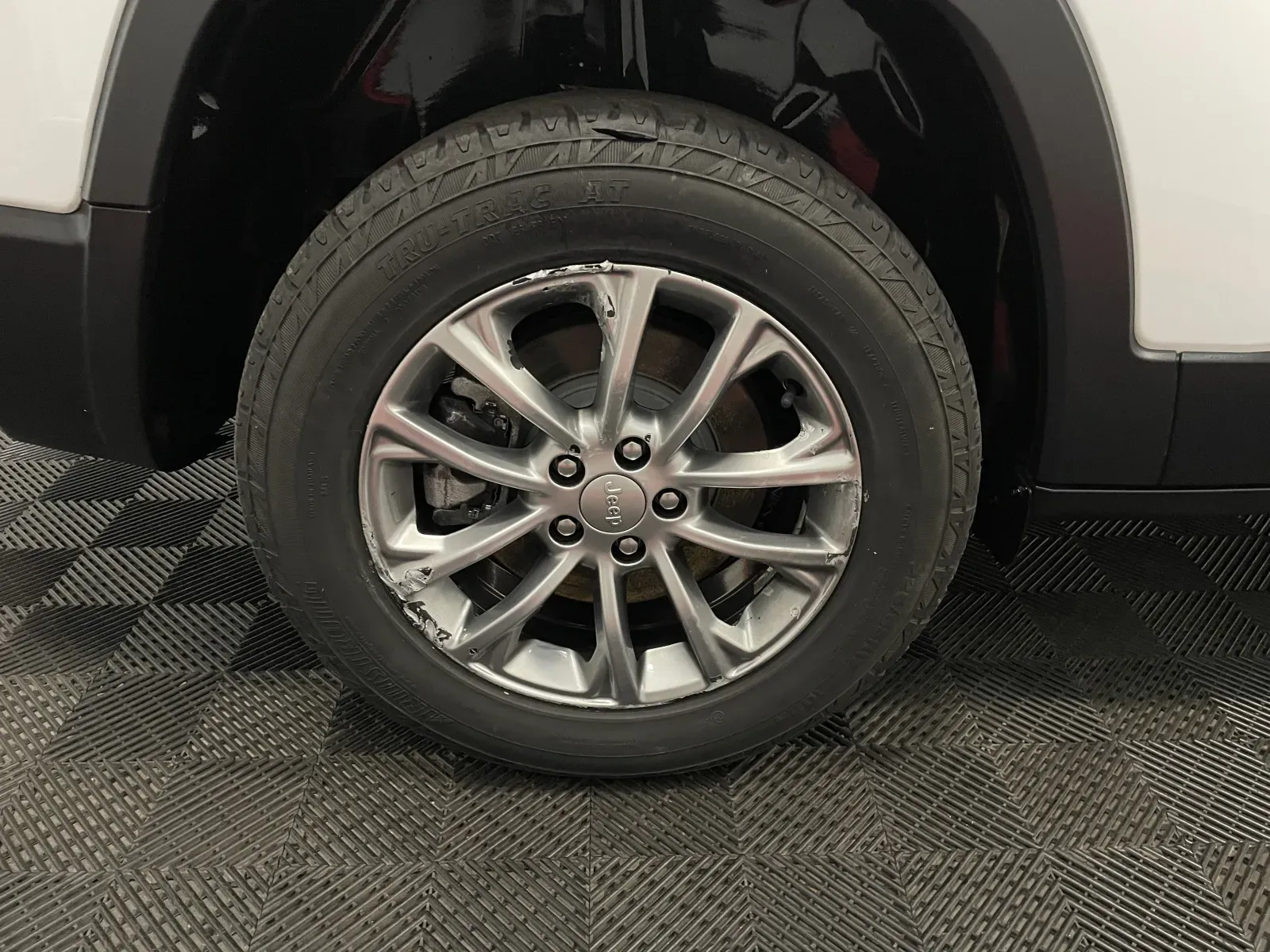 2021 Jeep Cherokee Latitude Plus - Photo 18