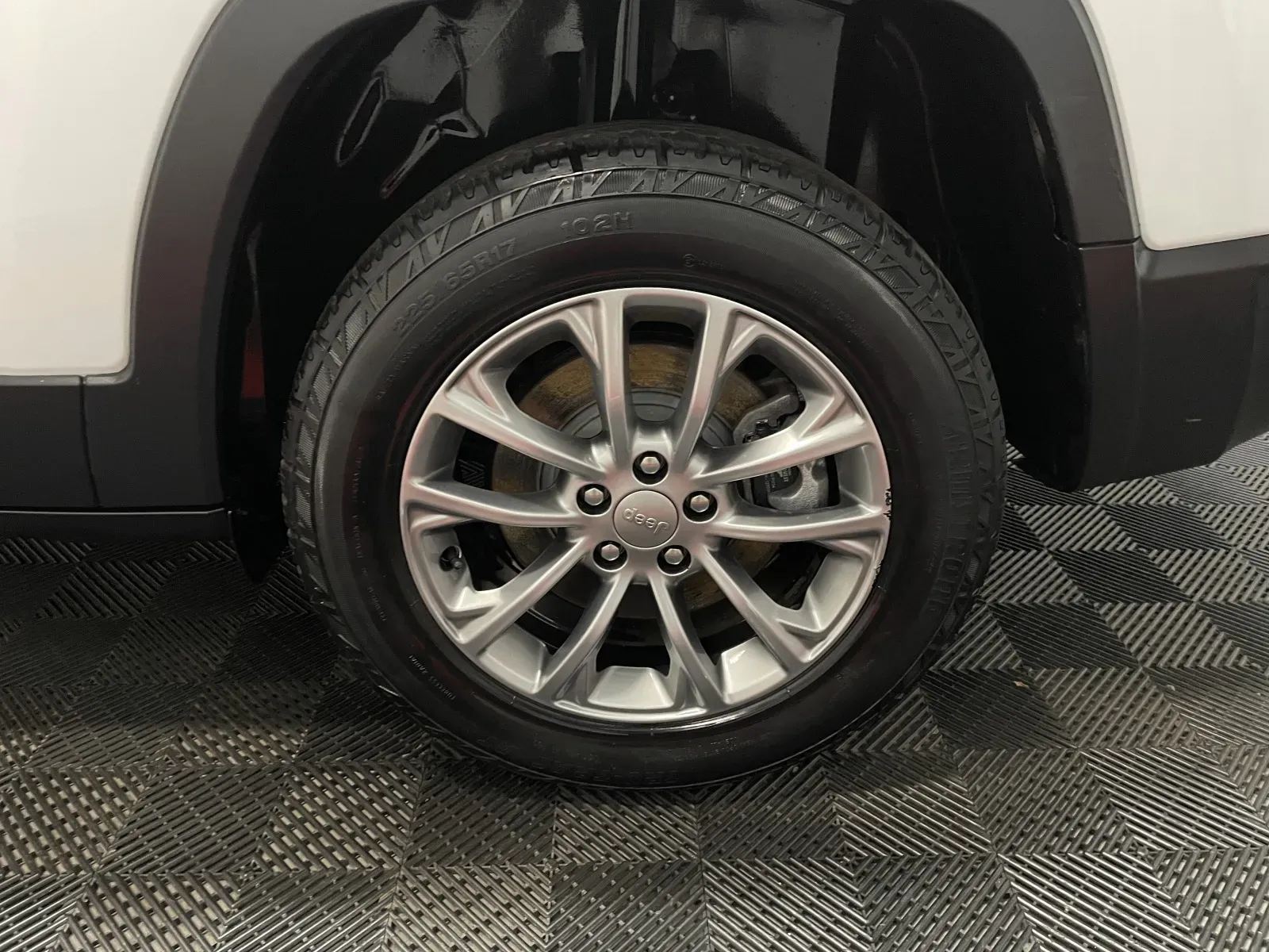 2021 Jeep Cherokee Latitude Plus - Photo 12