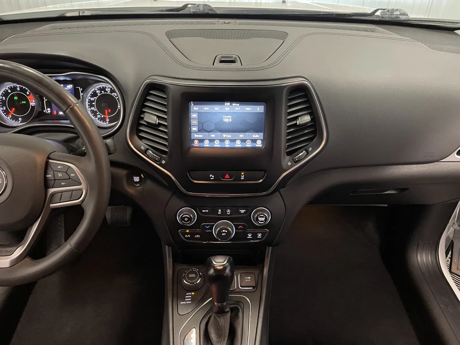 2021 Jeep Cherokee Latitude Plus - Photo 30