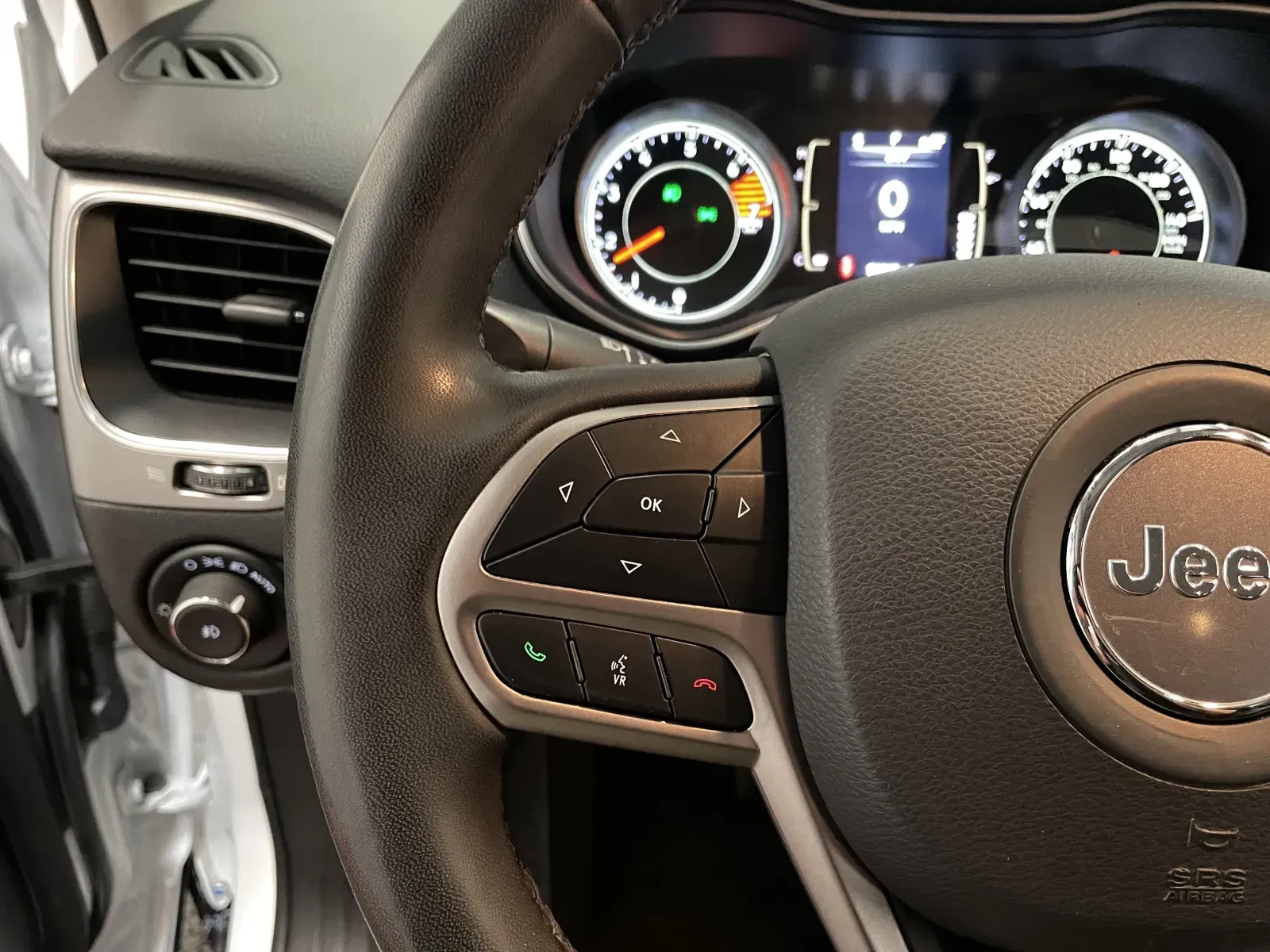 2021 Jeep Cherokee Latitude Plus - Photo 21