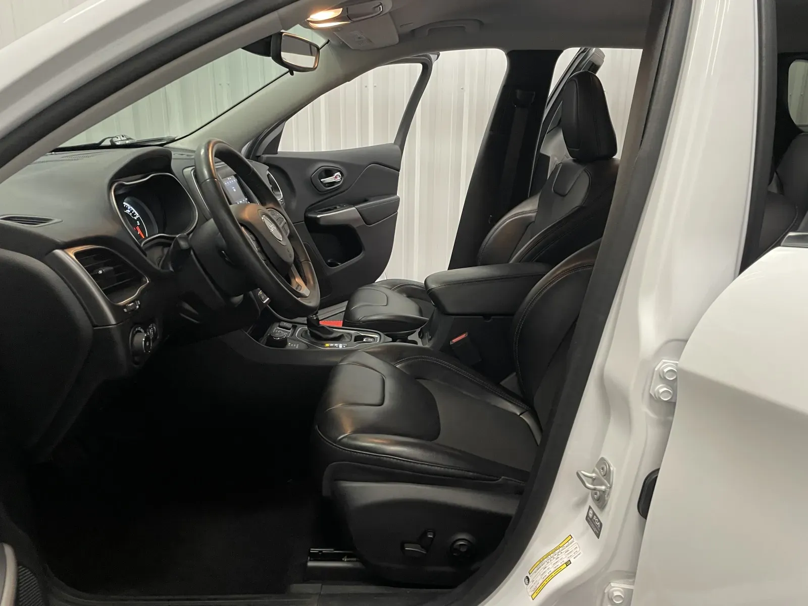 2021 Jeep Cherokee Latitude Plus - Photo 34