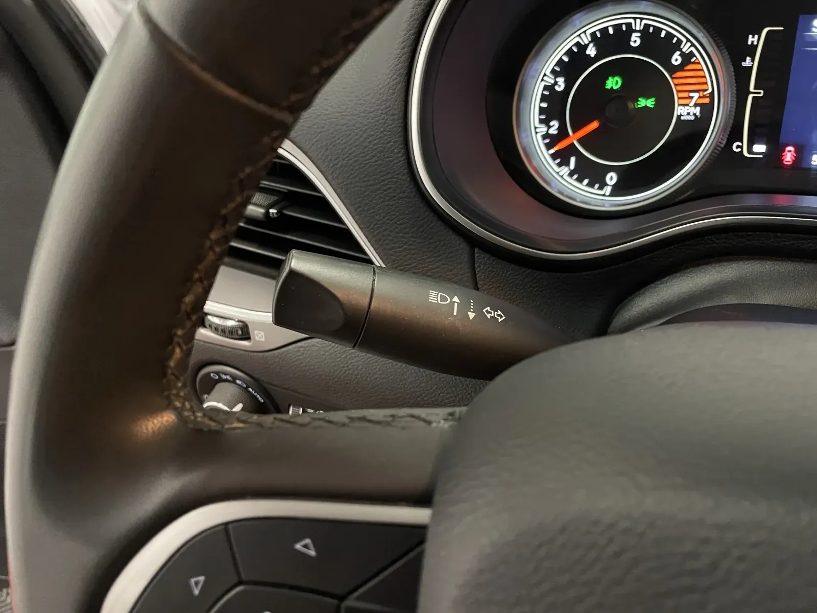 2021 Jeep Cherokee Latitude Plus - Photo 23