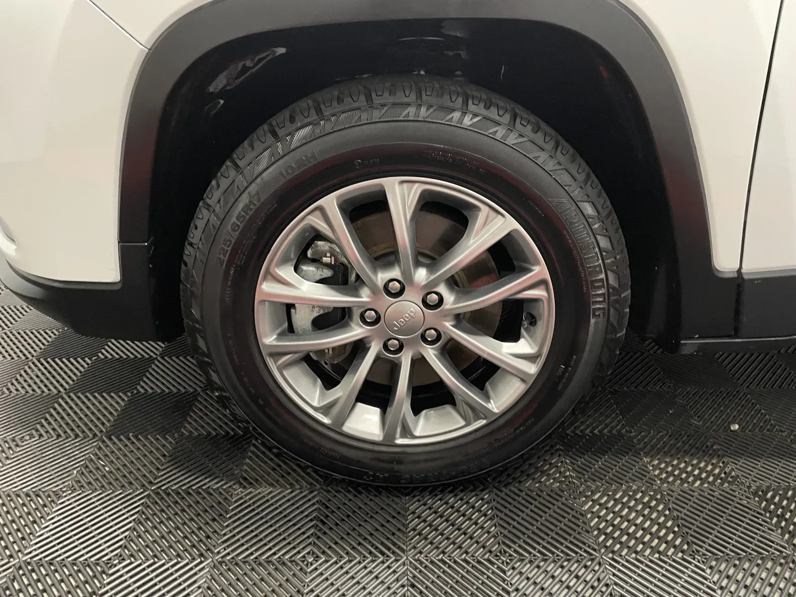2021 Jeep Cherokee Latitude Plus - Photo 10