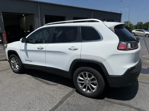 Photos of 2021 Jeep Cherokee Latitude Plus for sale in Branson West, MO at Oakley Auto World