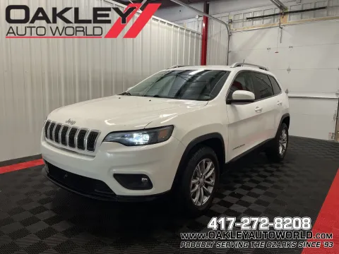 White 2021 Jeep Cherokee Latitude Plus for sale in Branson West, MO