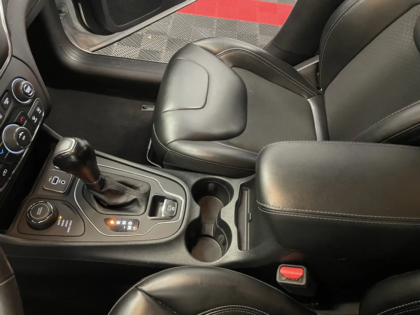 2021 Jeep Cherokee Latitude Plus - Photo 33