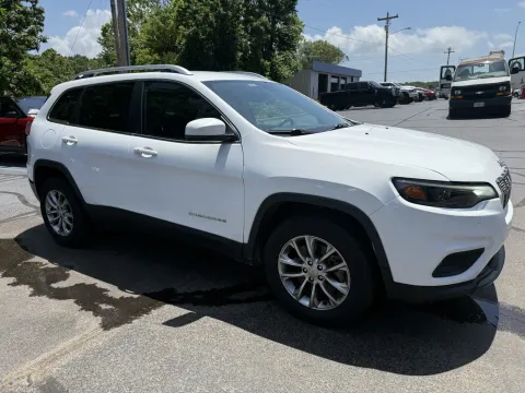 More photos of 2021 Jeep Cherokee Latitude Plus at Oakley Auto World, MO