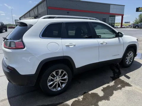 More photos of 2021 Jeep Cherokee Latitude Plus at Oakley Auto World, MO
