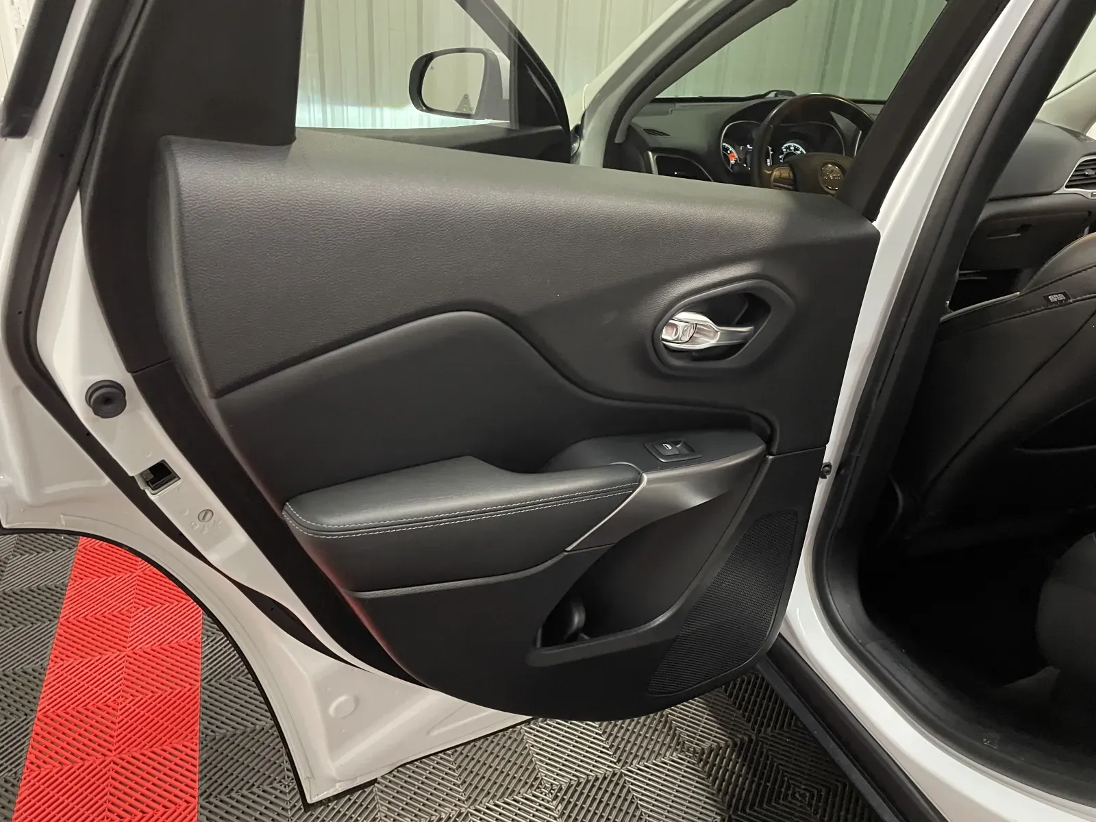 2021 Jeep Cherokee Latitude Plus - Photo 38