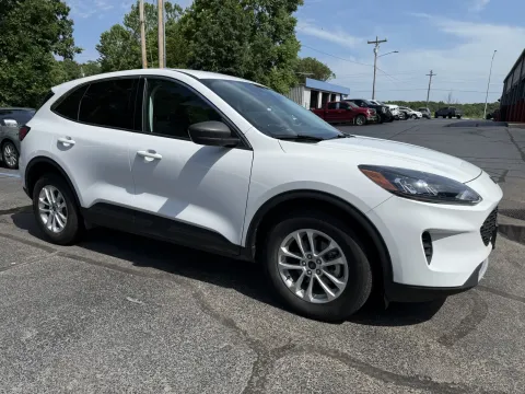 More photos of 2022 Ford Escape Hybrid SE at Oakley Auto World, MO