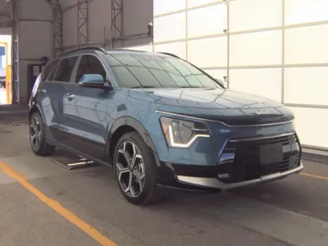 More photos of 2023 Kia Niro Plug-In Hybrid SX at Oakley Auto World, MO