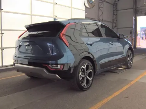 More photos of 2023 Kia Niro Plug-In Hybrid SX at Oakley Auto World, MO