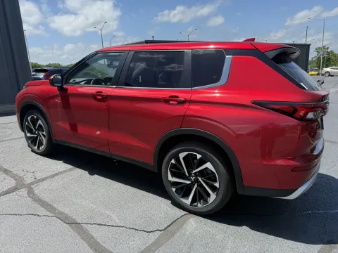 Photos of 2024 Mitsubishi Outlander SE for sale in Branson West, MO at Oakley Auto World