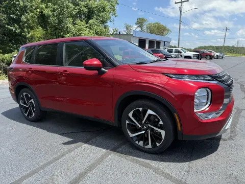 More photos of 2024 Mitsubishi Outlander SE at Oakley Auto World, MO