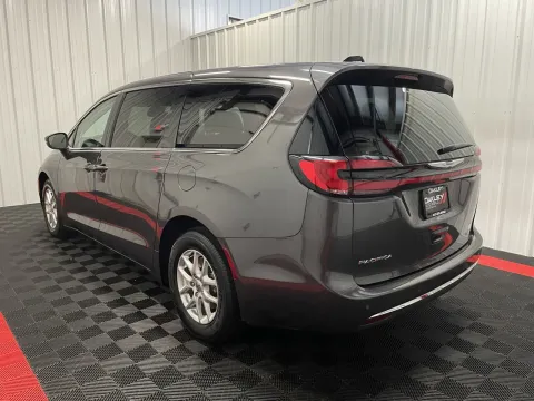 Photos of 2023 Chrysler Pacifica Touring L for sale in Branson West, MO at Oakley Auto World