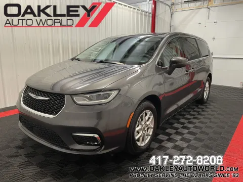 Unknown 2023 Chrysler Pacifica Touring L for sale in Branson West, MO