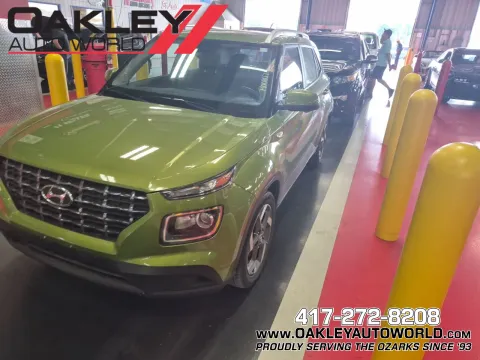 Green 2023 Hyundai Venue SEL for sale in Branson West, MO