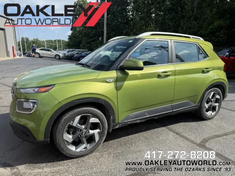 Green 2023 Hyundai Venue SEL for sale in Branson West, MO