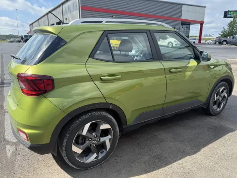 More photos of 2023 Hyundai Venue SEL at Oakley Auto World, MO