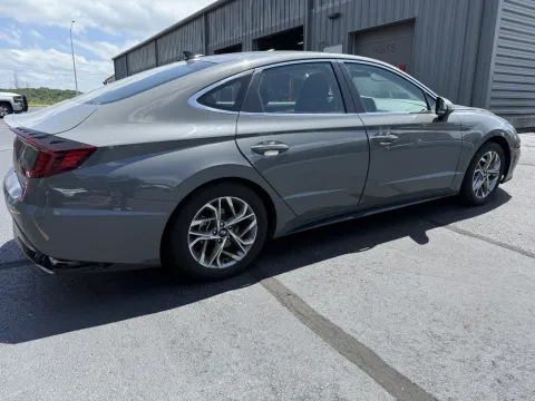 More photos of 2020 Hyundai Sonata SEL at Oakley Auto World, MO
