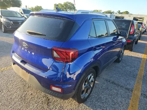 More photos of 2022 Hyundai Venue Limited at Oakley Auto World, MO